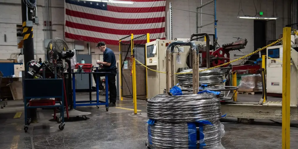 Skilled labor shortage in manufacturing chart showing 449,000 unfilled jobs and declining workforce